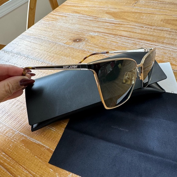 Yves Saint Laurent woman’s sunglasses